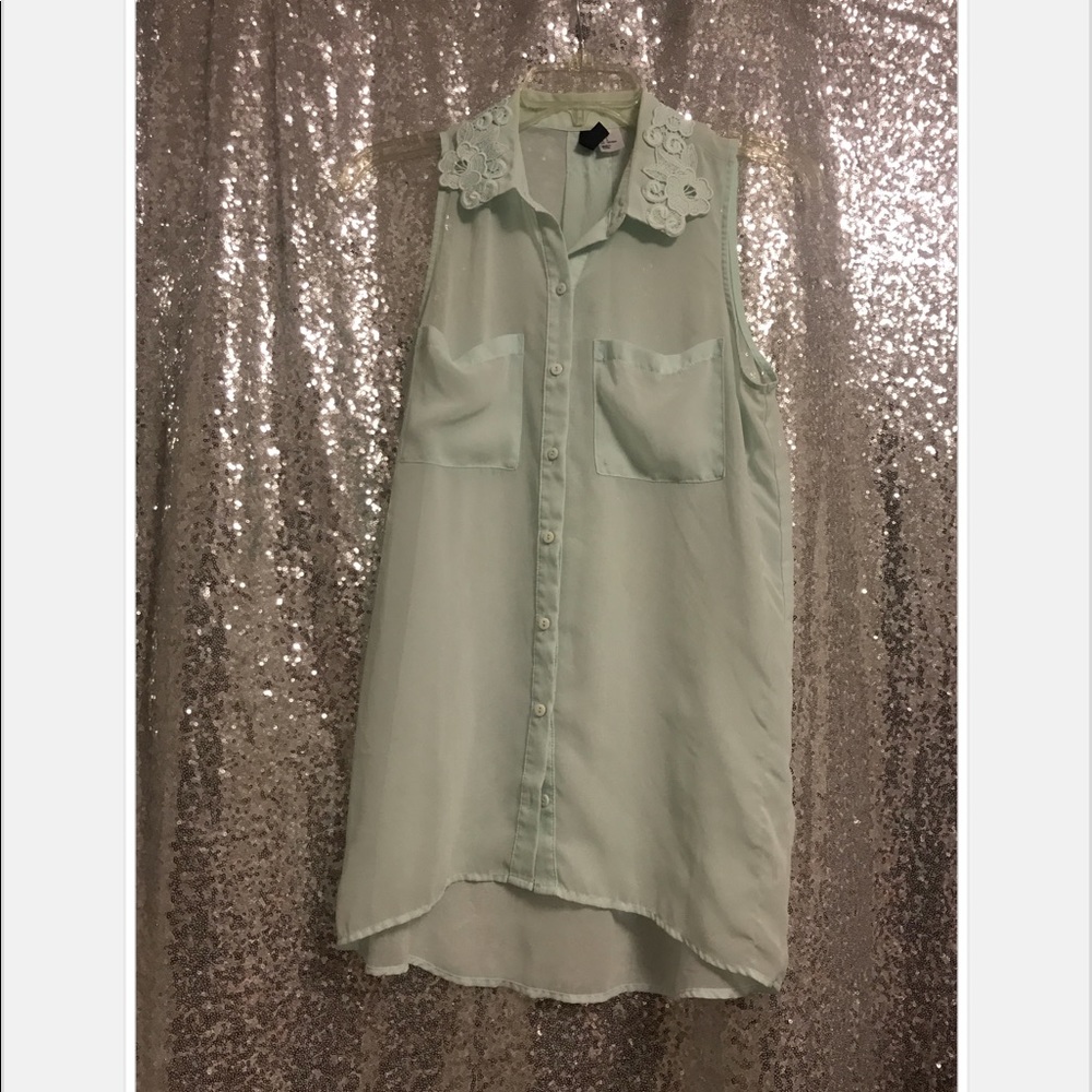 H & M Divided Mint Tank with Lace Collar Detail